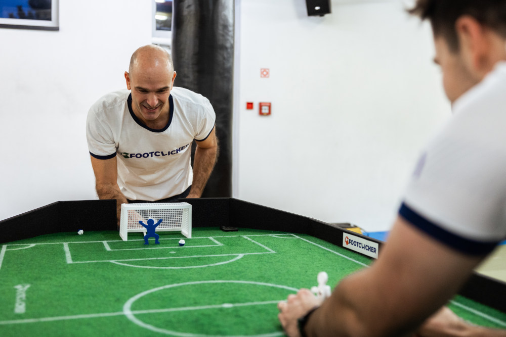 Stolná futbalová hra Footclicker